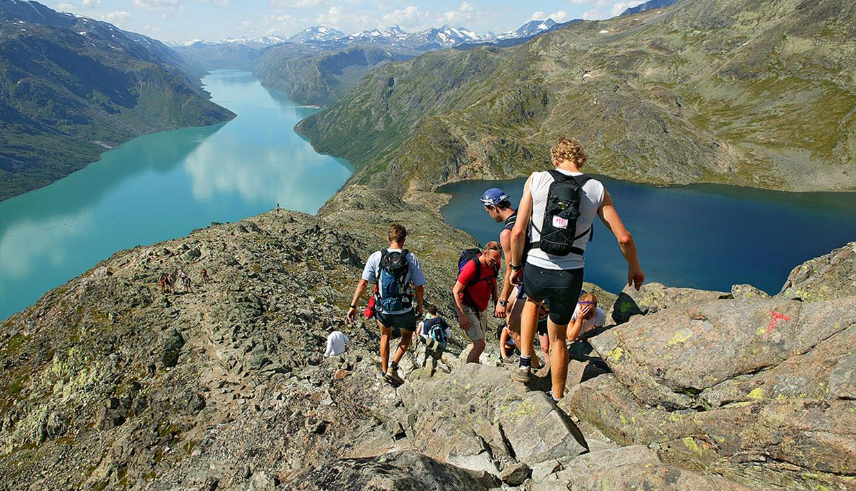 Der Grat Besseggen In Jotunheimen Valdres der-grat-besseggen-in-jotunheimen-valdres